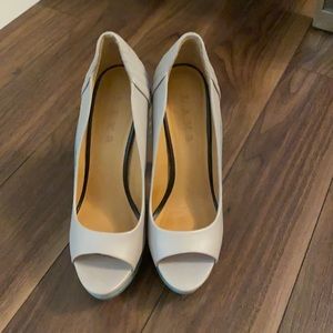 NWOT Lamb leather high heel shoe